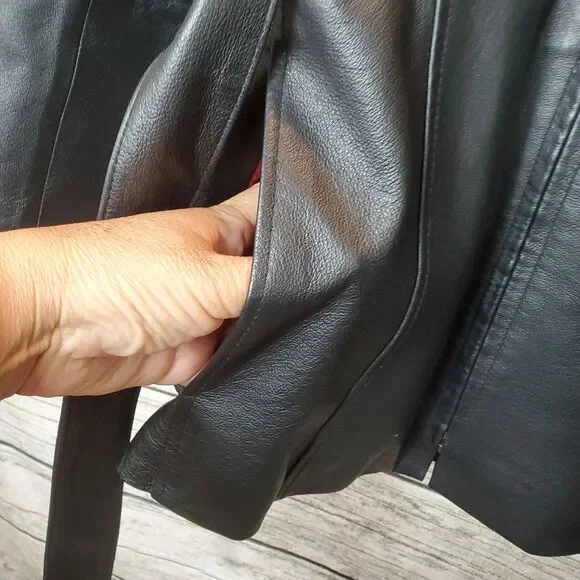 Croft & Barrow Women's Black 100% Leather Jacket/Coat W/ Belt - Size SMALL Lined - Picture 3 of 8